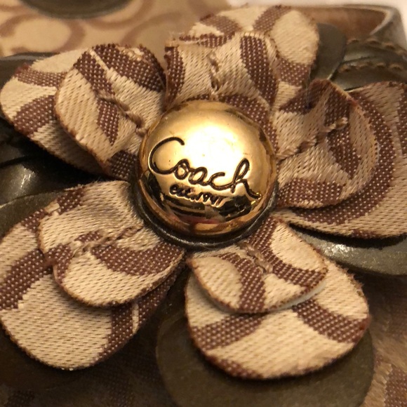 Coach sandals in brown and beige sz 8 - Picture 3 of 7